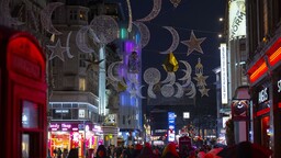 Londra'daki turistlere göre metropollerdeki ramazan süsleri gelenekleri yaşatmak için önemli