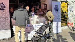 Berlin Türk Cemaati ramazan ayında dayanışma kültürünü yaşatmak için yardım paketi dağıttı