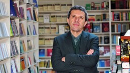 Eleştirmen Necip Tosun, Rasim Özdenören'in kendi öykü dünyasını kuran bir yazar olduğunu anlattı