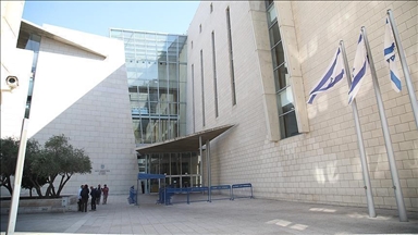 محكمة إسرائيلية تقرر إطلاق سراح مستشاري نتنياهو وإقامتهما جبريا