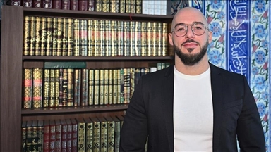 "علاج كل الهموم".. وصفة إيمانية من طاه إيطالي اعتنق الإسلام 