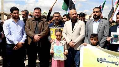 سوريا.. وقفة احتجاجية بإدلب لإحياء ذكرى ضحايا الهجوم الكيماوي