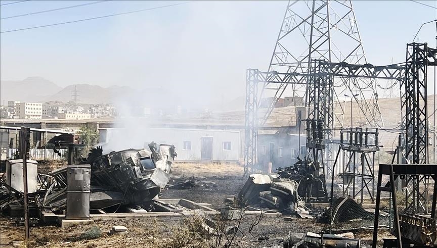 "الحوثي": إصابة 21 مدنيا بغارات أمريكية إسرائيلية على مصنع بالحديدة 