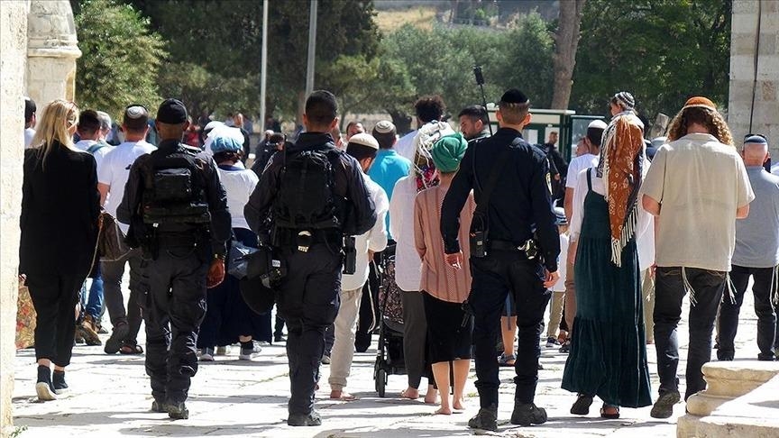 Израильтяне, захватившие палестинские земли, совершили рейд на мечеть Аль-Акса