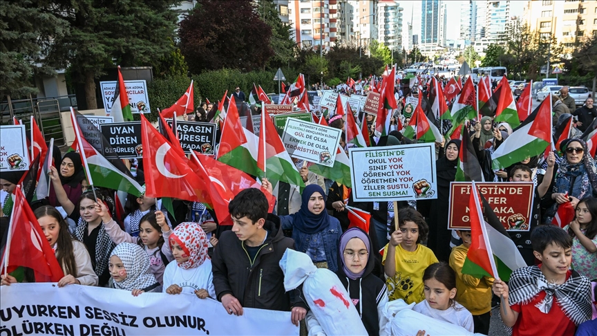 أمام السفارة الأمريكية.. أتراك ينددون بمواصلة إسرائيل إبادة غزة