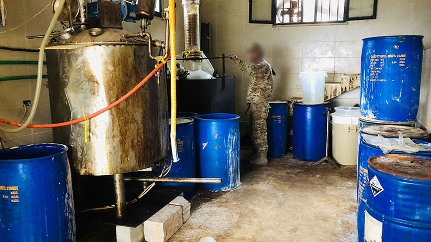 الجيش اللبناني يضبط مصنع كبتاغون قرب الحدود مع سوريا