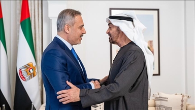 فيدان يلتقي الرئيس الإماراتي في أبوظبي