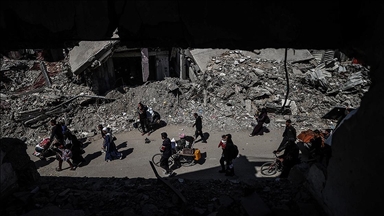 İsrail saldırıları altındaki Gazzeliler, yiyecek bulabilmek için "ölümü" göze alıyor