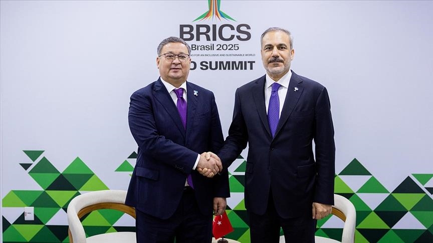 فيدان يبحث مع نظيره الروسي التطورات في غزة