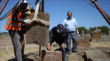 Selçuklu Meydan Mezarlığı'nda 22 yeni mezar kayıt altına alındı