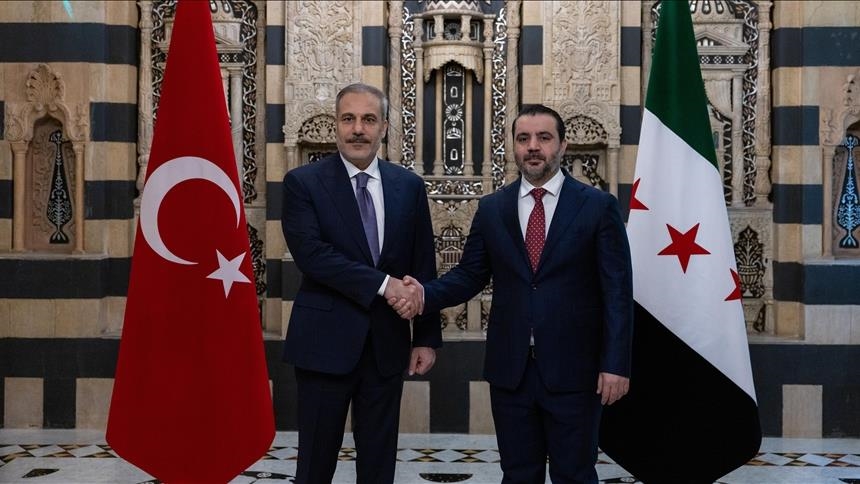 Турскиот министер Фидан: Анкара ќе продолжи да стои покрај сирискиот народ 