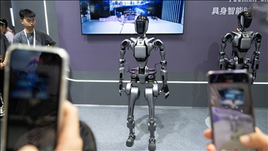 World's 1st 4S humanoid robot store opens in Beijing