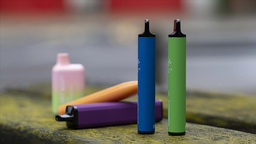 Dutch doctors threaten legal action against Snapchat over continued illegal  vape sales