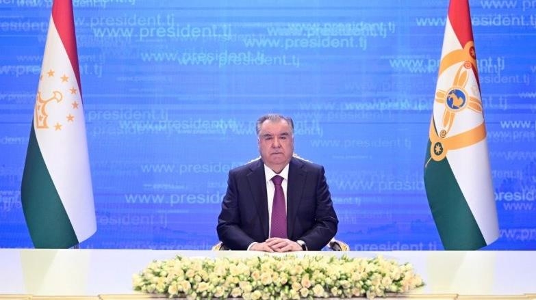 Президент Таджикистана поздравил страну с 34-й годовщиной независимости