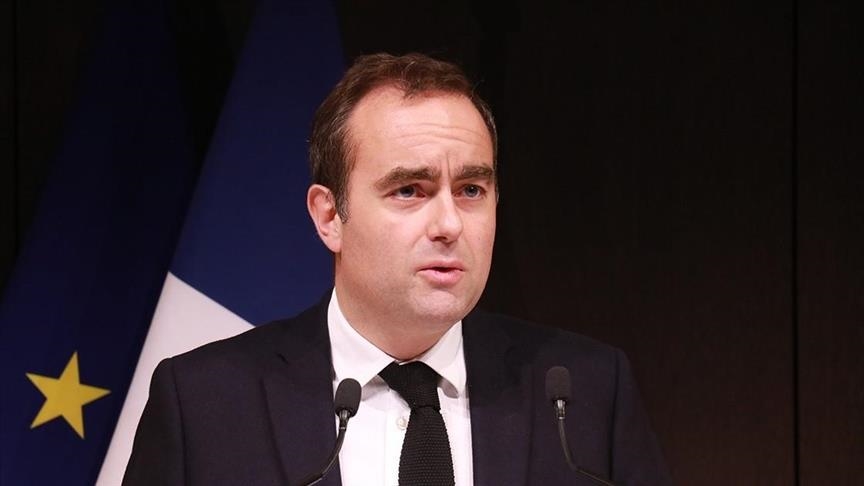 Presidenti francez emëron ministrin e Forcave të Armatosura Lecornu si kryeministër të ri