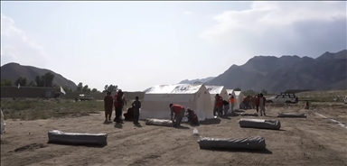 ساخت اردوگاه موقت اسکان برای زلزله‌زدگان کنر افغانستان