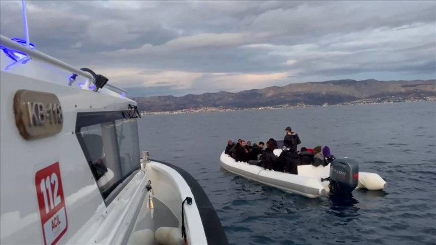 У берегов турецкого Измира спасены 26 нелегальных мигрантов