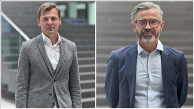 Almanya'da çok sayıda entelektüel ve uzman, hükümetin İsrail'e koşulsuz desteğini sorguluyor