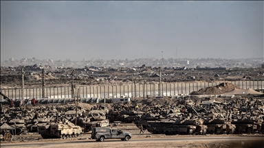 L'armée israélienne commence un retrait progressif vers l'est de la bande de Gaza 