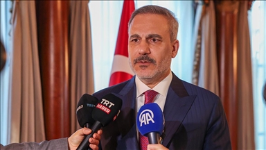 Турскиот министер за надворешни работи се придружи на состанокот меѓу Трамп и Шара во Белата куќа