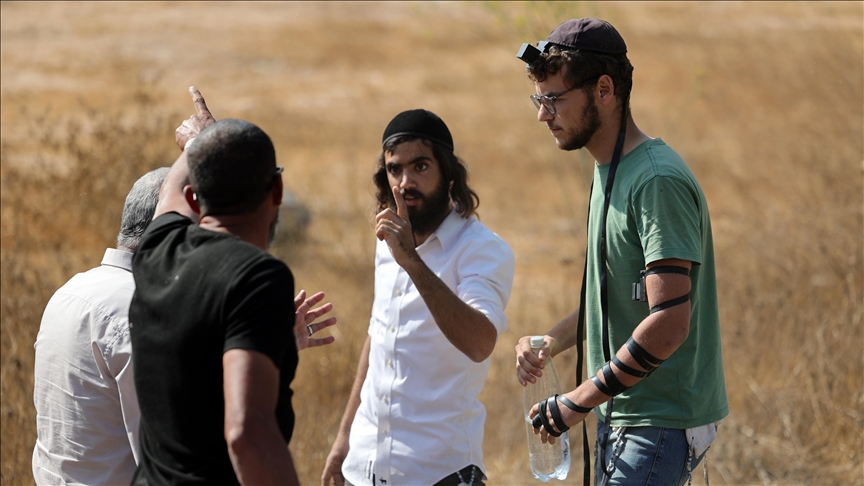 مسؤول فلسطيني: مليشيات المستوطنين تهجِّر وتستوطن بأوامر حكومية (مقابلة)