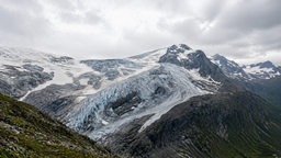 Son 10 yılda 4'te 1'i kaybedilen İsviçre Alplerindeki buzullar, yok olma tehlikesiyle karşı karşıya