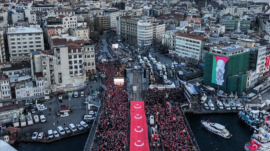 إسطنبول.. بدء تجمع الحشود للمشاركة في مسيرة تضامنية مع فلسطين