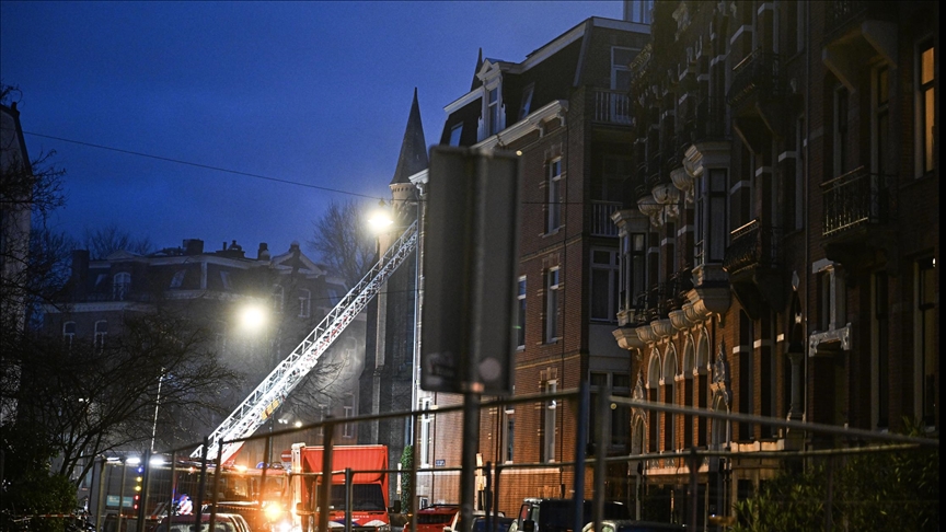 اندلاع حريق في كنيسة فوندلكيرك التاريخية بأمستردام 