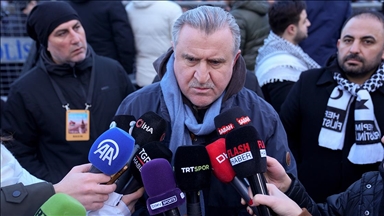 Spor camiası, Filistin'e destek olmak için Galata Köprüsü'nde düzenlenen eyleme katıldı