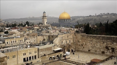 السلطات الإسرائيلية تستدعي وزير شؤون القدس الفلسطيني للتحقيق