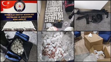 İzmir'de 450 bin uyuşturucu hap, 1 kilo 660 gram kokain ele geçirildi