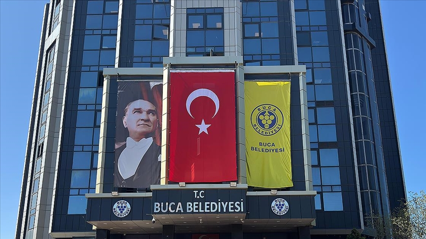 İzmir'de Buca Belediyesine yönelik rüşvet operasyonunda 25 şüpheli gözaltında