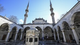 Üsküdar'ın silüetinde üç asırlık estetik miras Valide-i Cedid Camisi