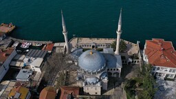 Boğaz'la bütünleşen yalı camisi: Beylerbeyi Hamid-i Evvel