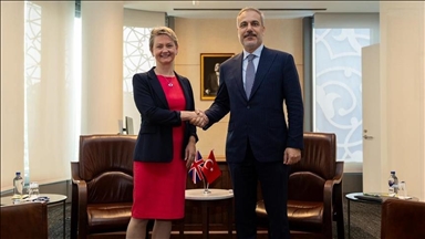 Moyen-Orient: Fidan s'est entretenu avec son homologue britannique, Yvette Cooper