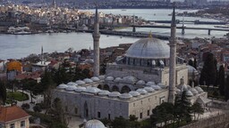 Haliç'e hakim konumuyla İstanbul'un siluetinde öne çıkan eser: Yavuz Sultan Selim Camisi