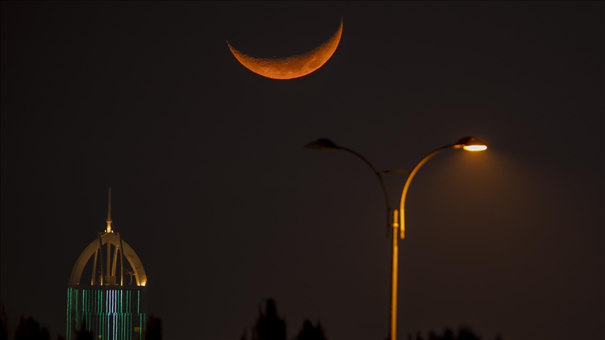 21 دولة عربية تعلن الجمعة أول أيام عيد الفطر وجزر القمر السبت