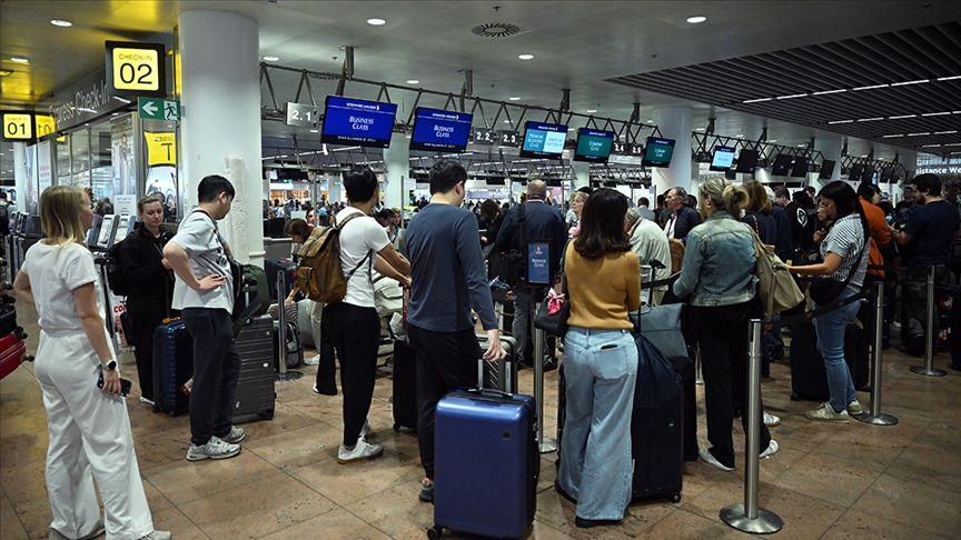 AB'nin yeni "Giriş-Çıkış Sistemi", Brüksel Havalimanı'nda uzun kuyruklara yol açtı