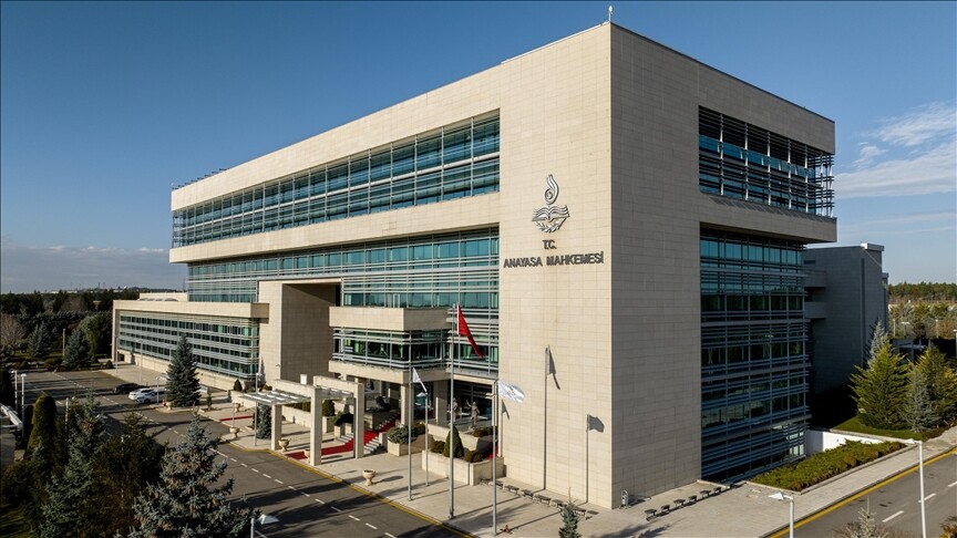 AYM, nüfusu 2 binin altına düşen belediyelerin köye dönüştürülmesini Anayasa'ya uygun buldu