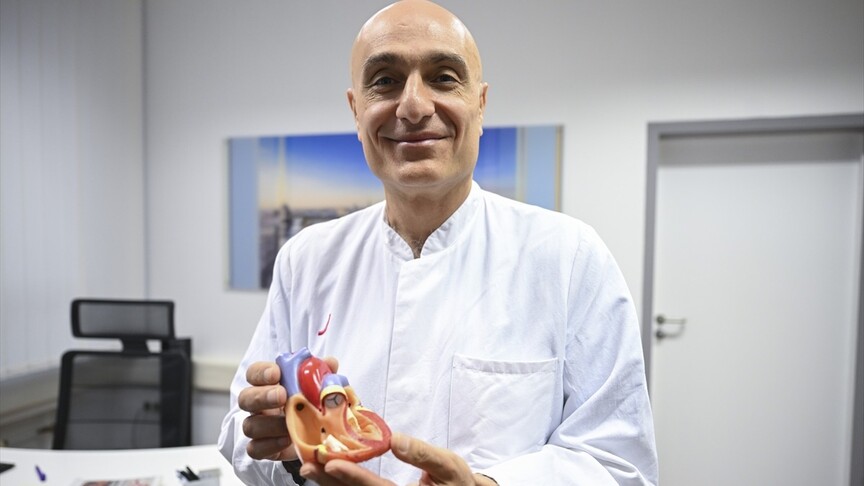 Almanya'da Türk doktor, yeni geliştirilen kalp kapakçığını kalbe yerleştirerek bir ilke imza attı