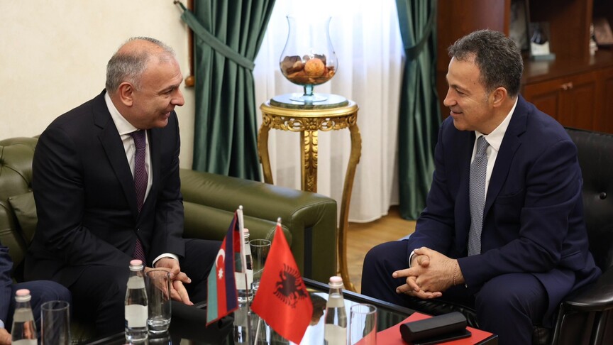 Peleshi diskuton me ambasadorin e Azerbajxhanit mbi avancimin e bashkëpunimit politik  ekonomik dhe parlamentar