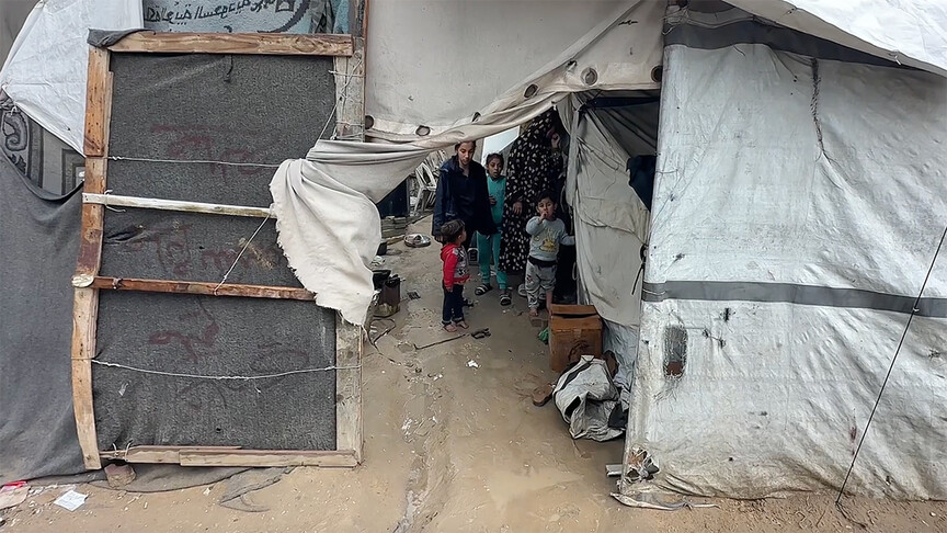 Gazze’de şiddetli yağış nedeniyle yerinden edilmiş 1,9 milyon kişinin çadırı su altında kaldı