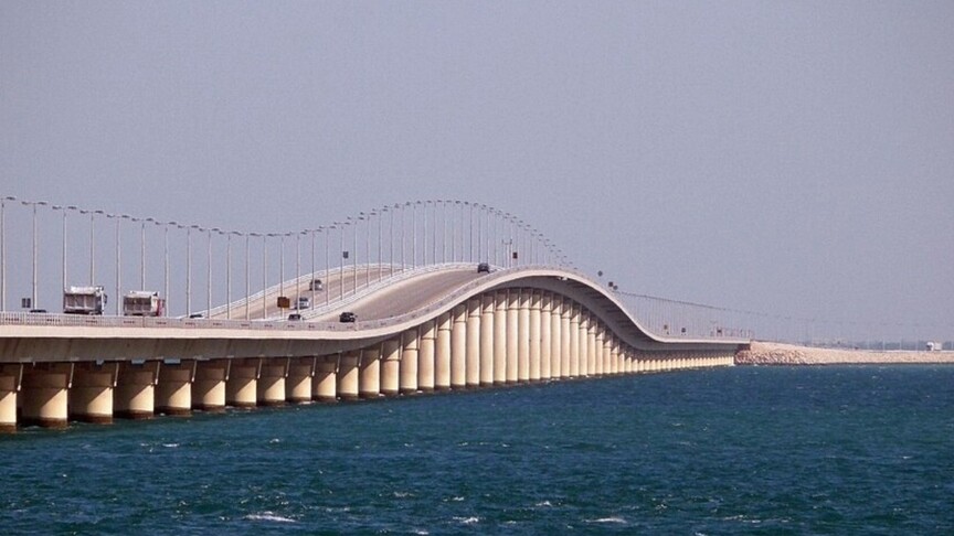 الجسر من أعلى