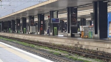 Militer Israel imbau warga Iran hindari kereta di tengah potensi serangan