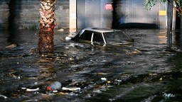 Osmaniye'de sele kapılan araçtaki 2 kişi yaşamını yitirdi