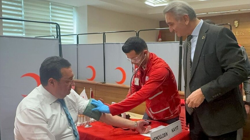 İstanbul Bölge Adliye Mahkemesinde kan bağışında bulunan hakim ve personele plaket