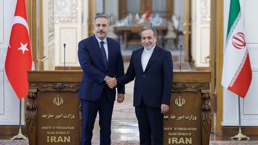 Ministri i Jashtëm turk diskuton për armëpushimin SHBA Iran me homologët e Iranit dhe Katarit