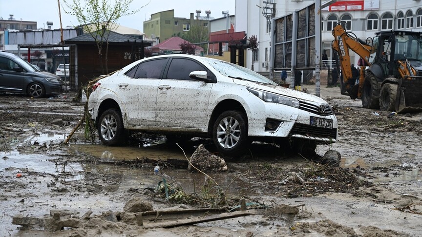 Osmaniye'de selden etkilenen alanlarda temizlik ve hasar tespiti başlatıldı