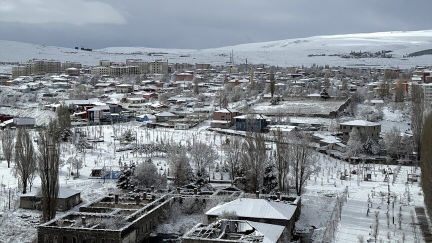 Bazı ilerde kar etkisini sürdürüyor