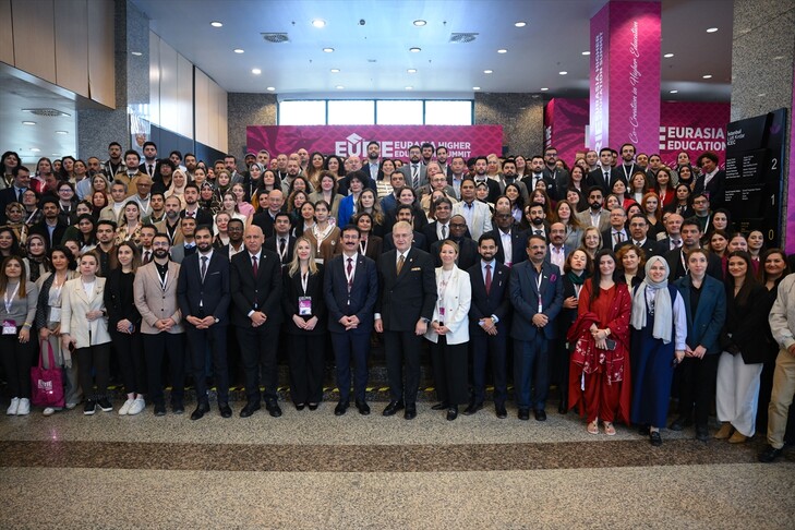 İstanbul'daki "11. Avrasya Yükseköğretim Zirvesi"nde UNESCO Kürsü Başkanları konuştu